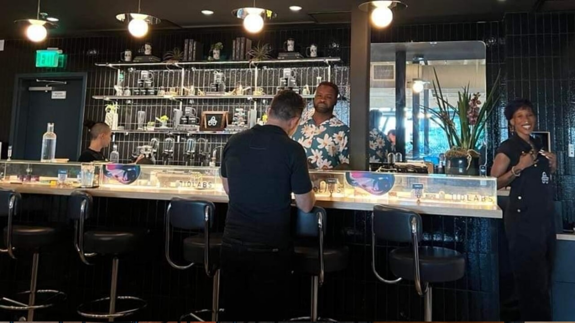 vape bar scene in San Fernando Valley